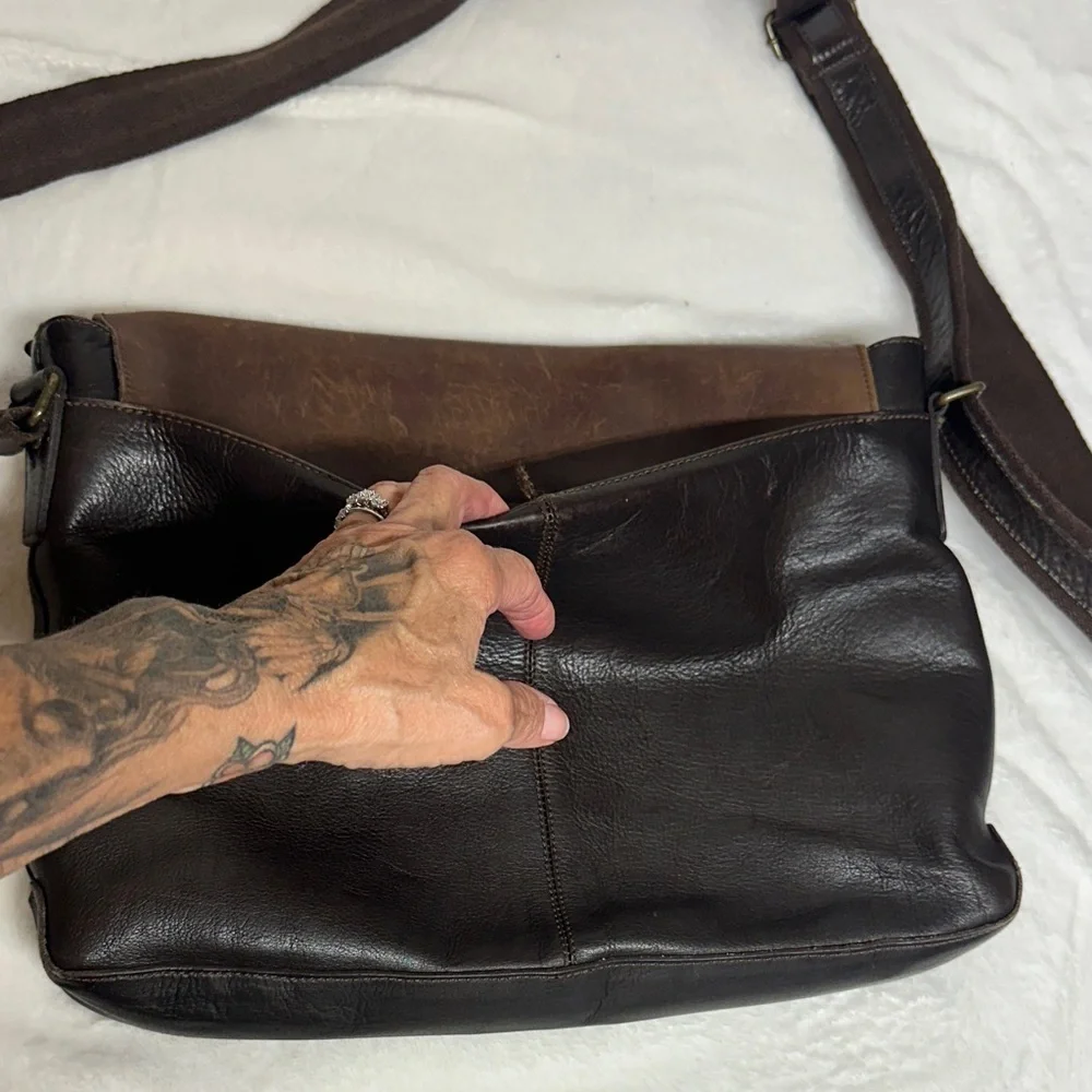 Vintage Bosi Distressed leather messenger Bag